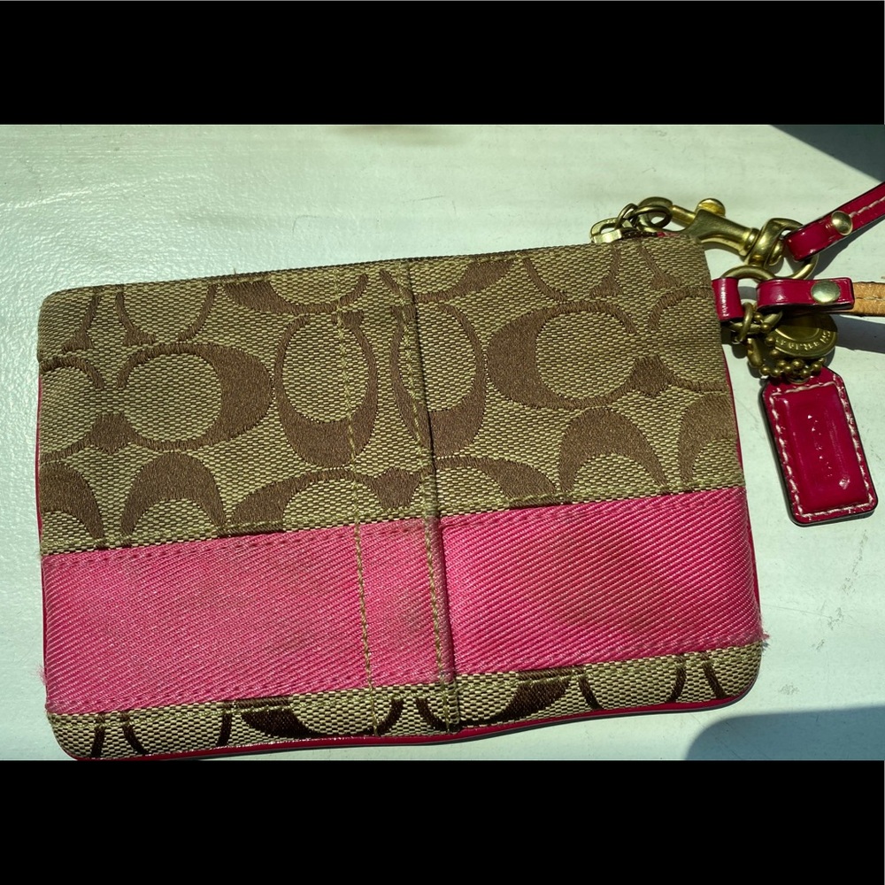 Coach Wristlet Pink (Authentic)